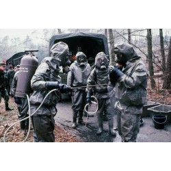 DETERGENTE DE DESCONTAMINACION DE VESTUARIO DE PROTECCION EJERCITO FINLANDES NUEVOS