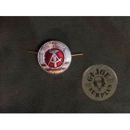 EAST GERMAN ARMY SOLDIERS INSIGNIA