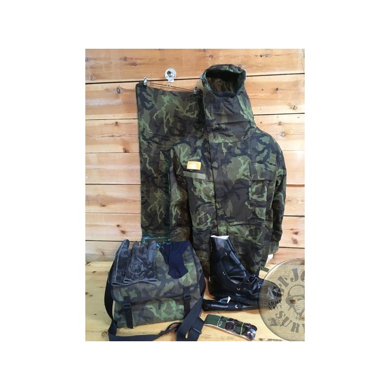 NBC /NUCLEAR-BIOLOGICAL-CHEMICAL PROTECTION SET FROM CZECH ARMY IN M95 CAMO NEW