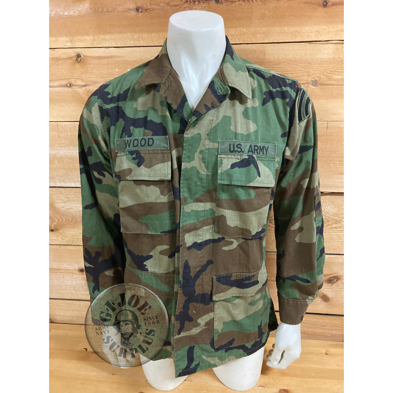 PEÇA UNICA!!! JAQUETA BDU WOODLAND US ARMY MEDIUM REGULAR
