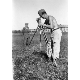 SWEADISH ARMY ARTILLERY OPTICAL SYSTEM "KOMPASSWINKELMATARE" COMPLETE SET