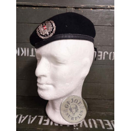 BOINAS EJERCITO AUSTRIACO CON INSIGNIA "TANQUES" NEGRO