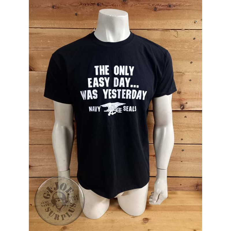 CAMISETA M/CORTA ALGODON AZUL "NAVY SEALS THE ONLY EASY DAY"