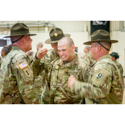 PEGATS US ARMY "RECRUITING COMMAND" VERD OLIVA