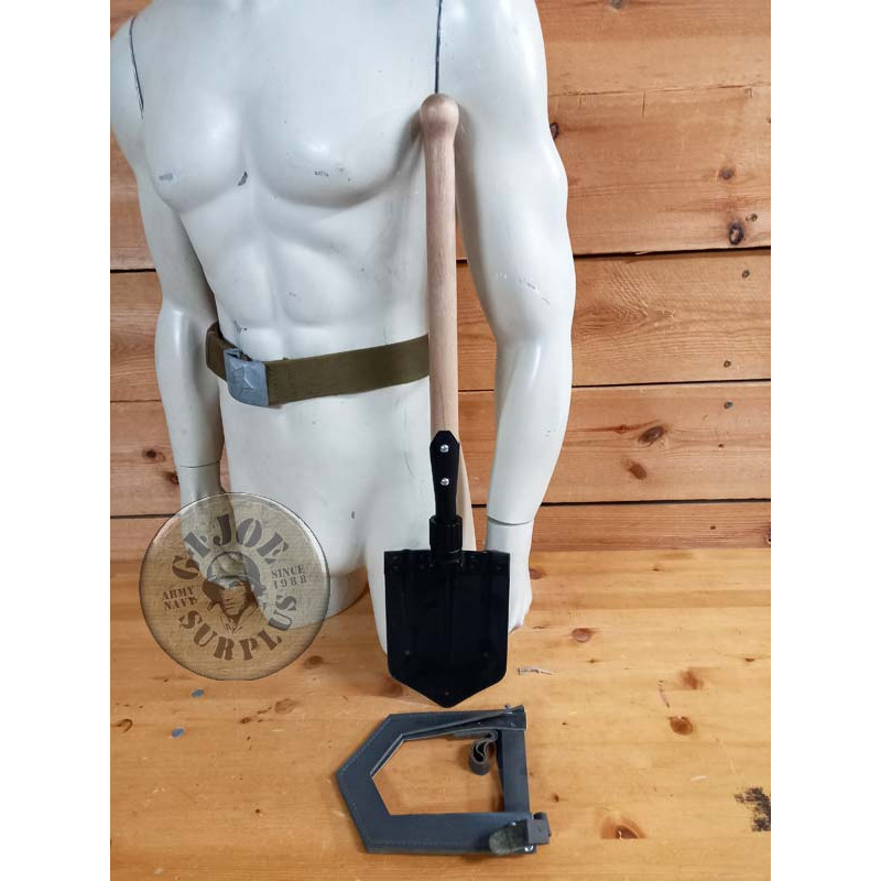 EAST GERMAN REPRO FOLDING SHOVEL+ ORIGINAL POUCH