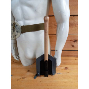 EAST GERMAN REPRO FOLDING SHOVEL+ ORIGINAL POUCH