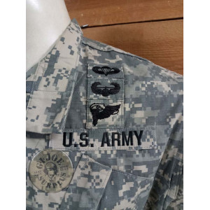 PIEZA UNICA!!! CHAQUETILLA ACU CAMO AT DIGITAL "STAFF SERGEANT" MEDIUM LONG