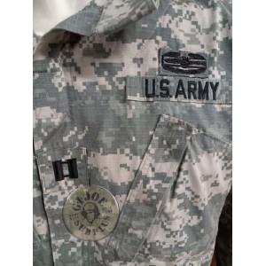 PIEZA UNICA!!! CHAQUETILLA ACU CAMO AT DIGITAL "STAFF SERGEANT" MEDIUM LONG