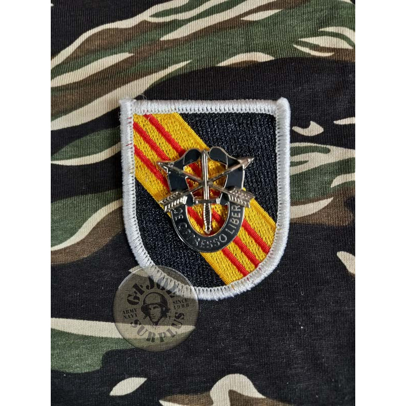 PEGAT+ INSIGNIA BOINA US ARMY "SPECIAL FORCES"