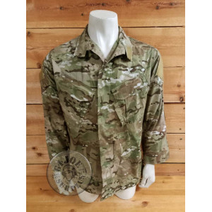 PIEZA UNICA!!! CHAQUETILLA ACU CAMO MULTICAM US ARMY CON PARCHES