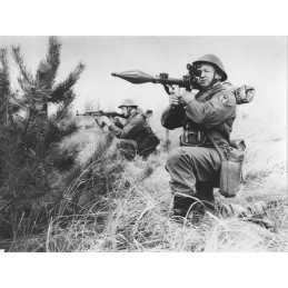 CASCOS ACERO EJERCITO DDR "VOPO M56" + FUNDA CAMO DDR