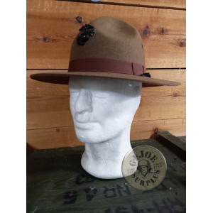 USMC "GARRISON CAP" WITH INSIGNIA USED USMC "MONTANA HAT" REPRO WITH INSIGNIA