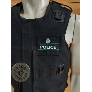 CHALECOS FUNDA ANTIBALAS y ANTICUCHILLADAS POLICIA BRITANICA USADOS