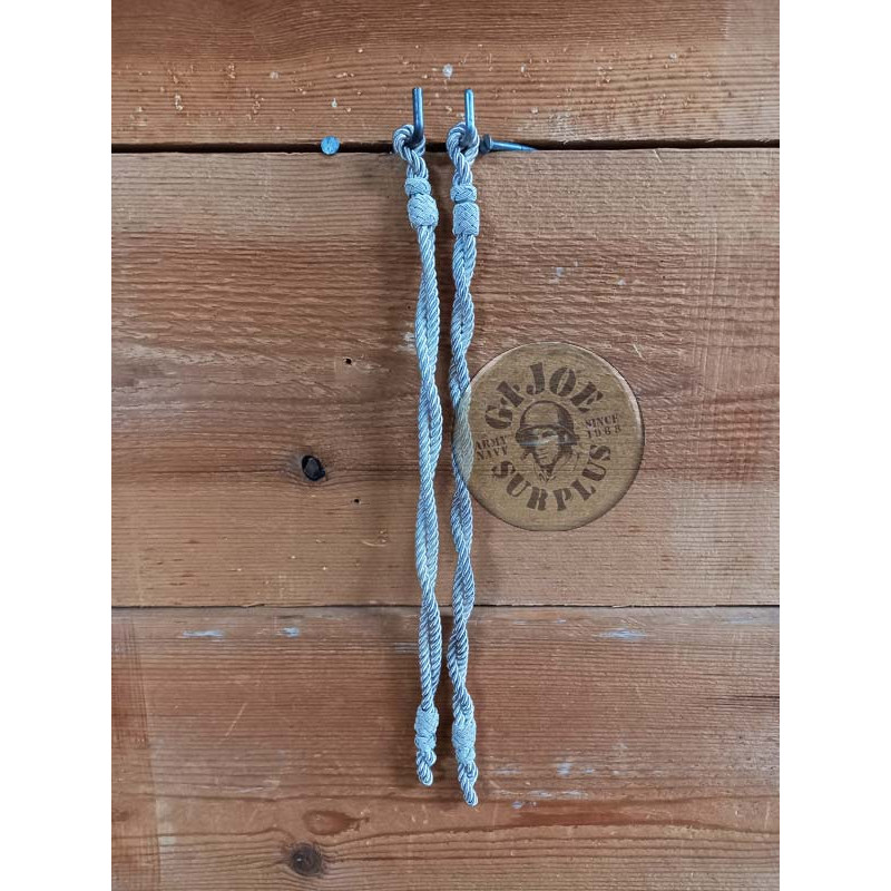 BARBUQUEJO METALIC D´OFICIAL GORRES PLAT DDR  NOVES BARBUQUEJO METALIC D´OFICIAL GORRES PLAT AUSTRIA