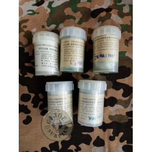 EQUIP GUERRA NBQ BRITANIC NOU /KIT DE NETEJA TOVALLOLETES DE NETEJA NBQ EXERCIT FNLANDES NOVESTOVALLOLETES ANTIVAHO MASCARES NBQ