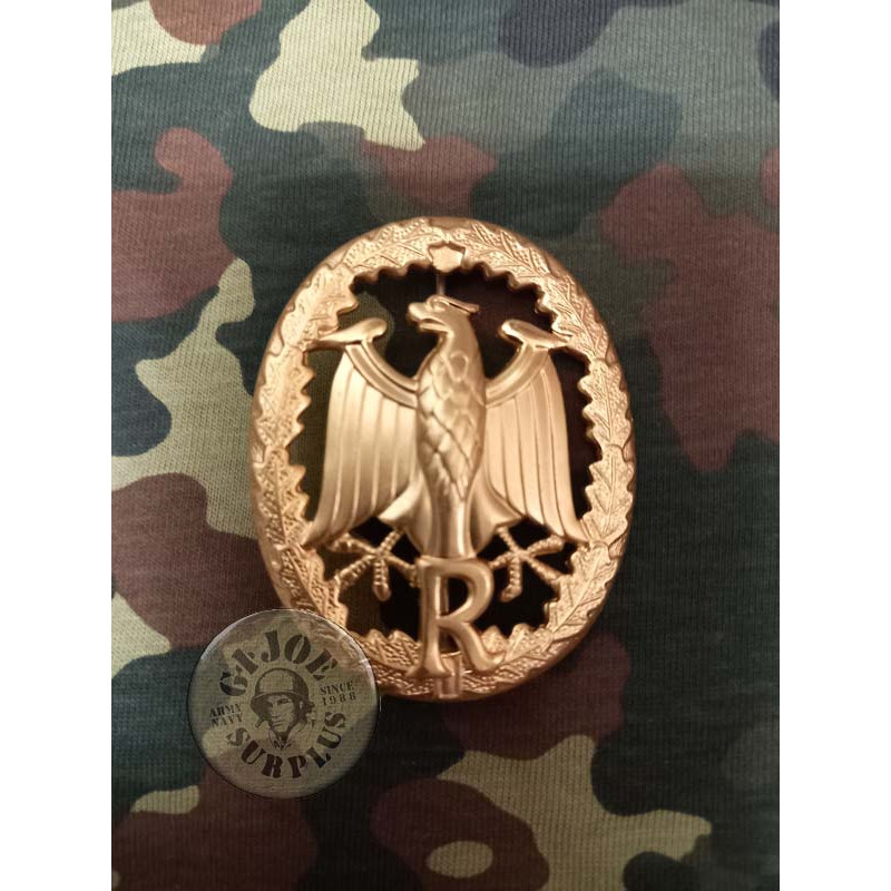 EAST GERMAN 1ST CLASS SPORT QUALIFICATION NEW GERMAN ARMY 1ST CLASS RESERVIST BADGE NEW