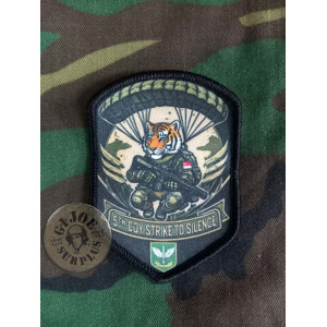 SINGAPORE!! ARMY COMMANDOS "5TH COY"  VELCRO PATCH