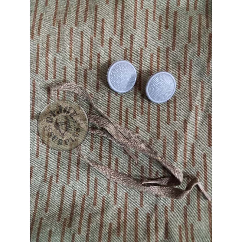 EAST GERMAN ARMY 2 BUTONS EPAULETTES SET EAST GERMAN ARMY 2 GREY BUTONS FOR EPAULETTES SET EAST GERMAN ARMY 2x20mm GREY BUTONS F