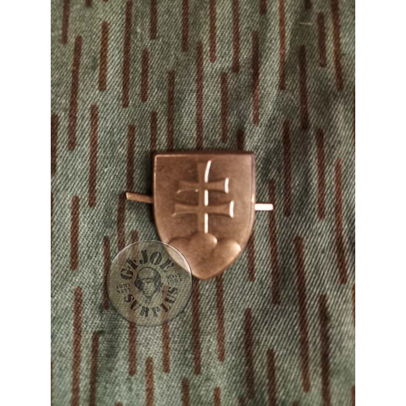 CZECH REPUBLIC ARMY BADGE "SWORDS" FOR OFFICERS CAP SLOVAKIA ARMY BADGE FOR COMBAT CAPS AND BERETS