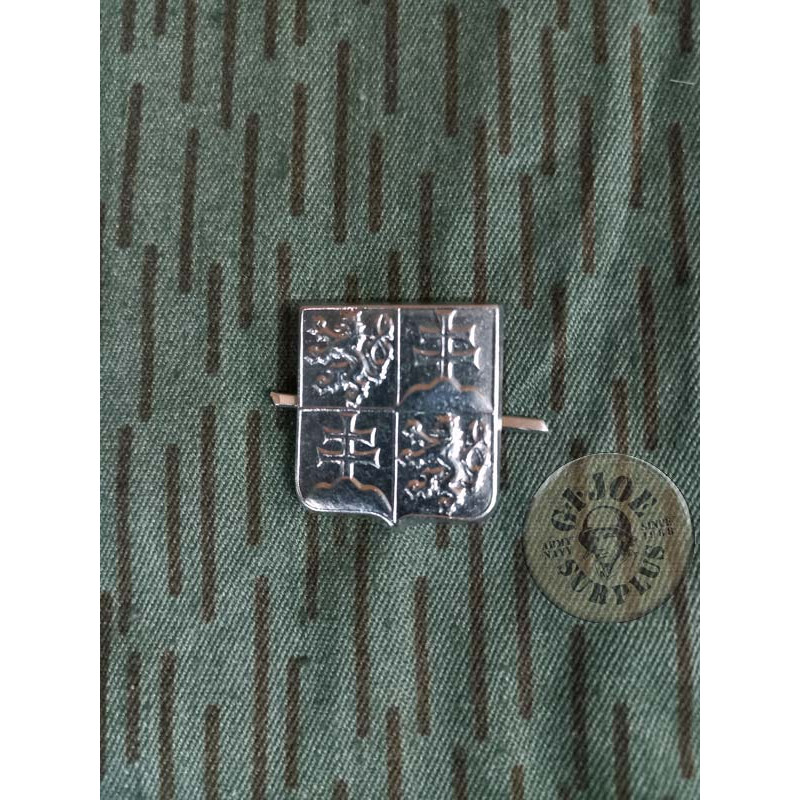 INSIGNIA METALICA "ESPADAS EJERCITO" REPUBLICA CHECA NUEVAS
