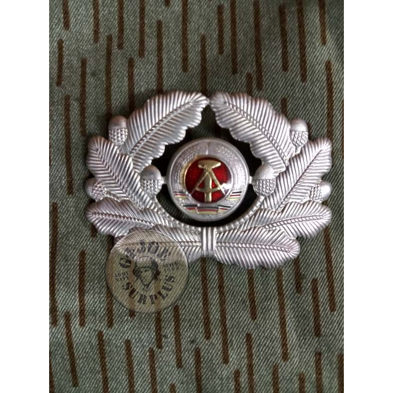 ÍNSIGNIA DE METALL OFICIAL ALEMANIA DE L´EST