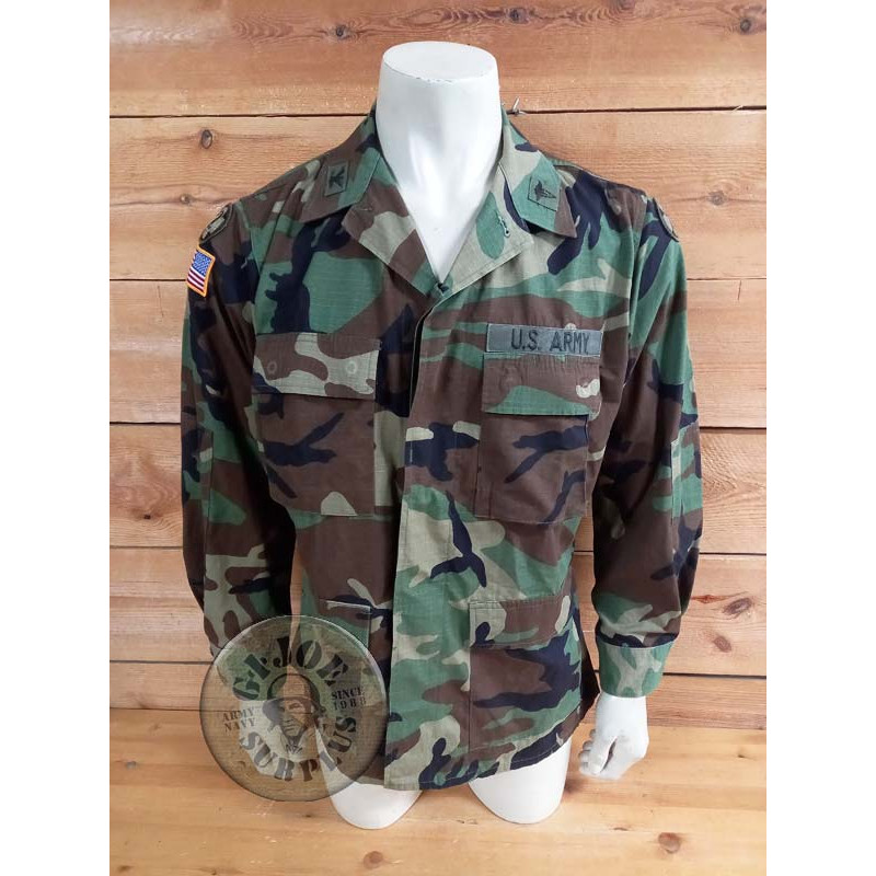 PEÇA UNICA!!! JAQUETA BDU WOODLAND "2ond MEDICAL" MEDIUM