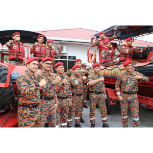 PANTALONES BOMBEROS MALAYSIA CAMO "BOMBA" COMO NUEVAS RELA" COMO NUEVAS CHAQUETILLAS BOMBEROS MALAYSIA CAMO "BOMBA" COMO NUEVAS